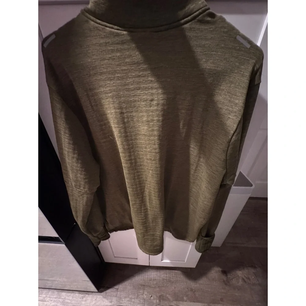 Nike Men's Olive Green Dri‎ FIT Quarter Zip Long Sleeve Athletic Pullover Shirt